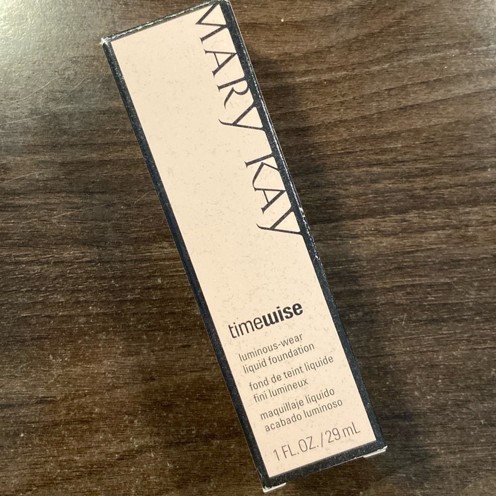 Mary Kay Luminous Wear Liquid Foundation Bronze 7